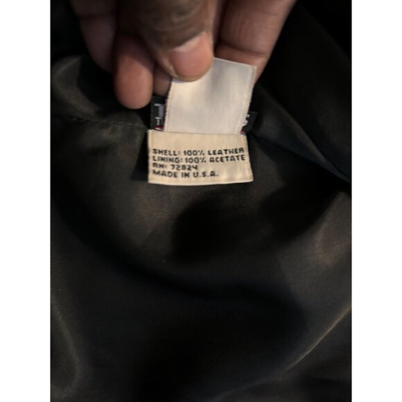 Vintage Black Leather Button-Up Coat With Front Pockets & Collared Neckline - Picture 14 of 16